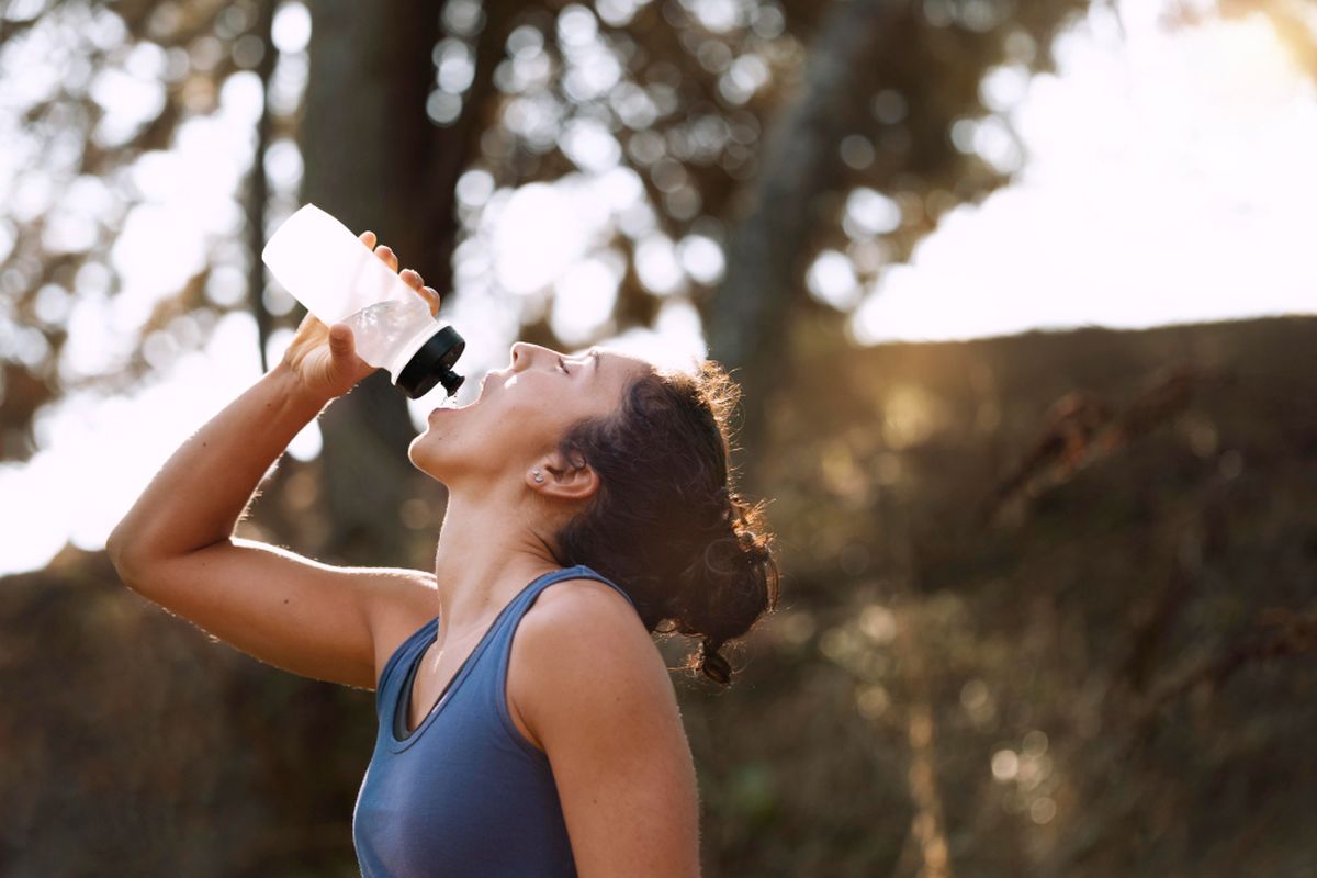 Women drinking water to remain hydrated
